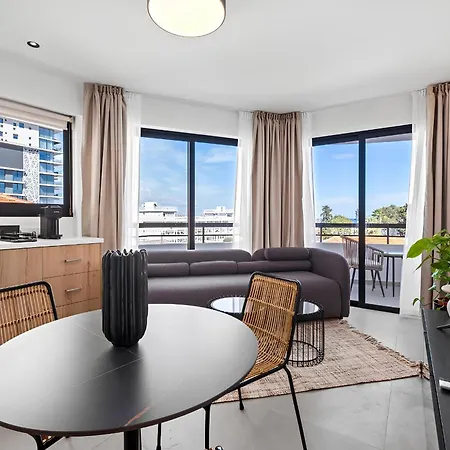 Finikoudes Marina View 201 * 라르나카
